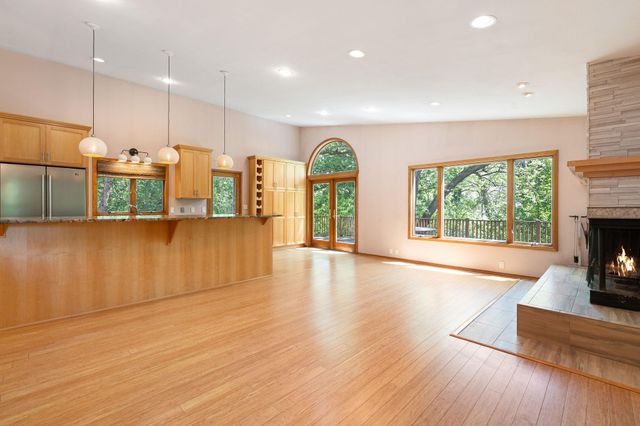 2006 11th Avenue NE, Austin, MN 55912
