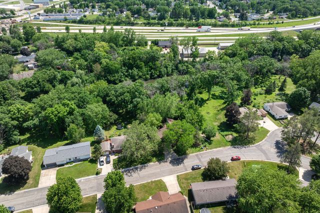 2006 11th Avenue NE, Austin, MN 55912
