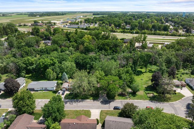 2006 11th Avenue NE, Austin, MN 55912