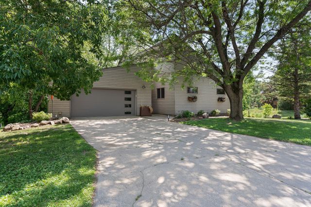 2006 11th Avenue NE, Austin, MN 55912