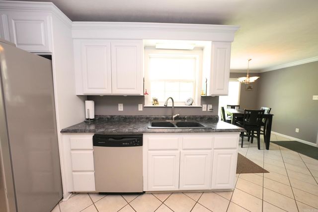 62 Robin Nest Lane, Lonoke, AR 72086