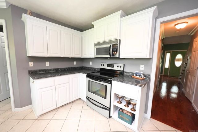 62 Robin Nest Lane, Lonoke, AR 72086