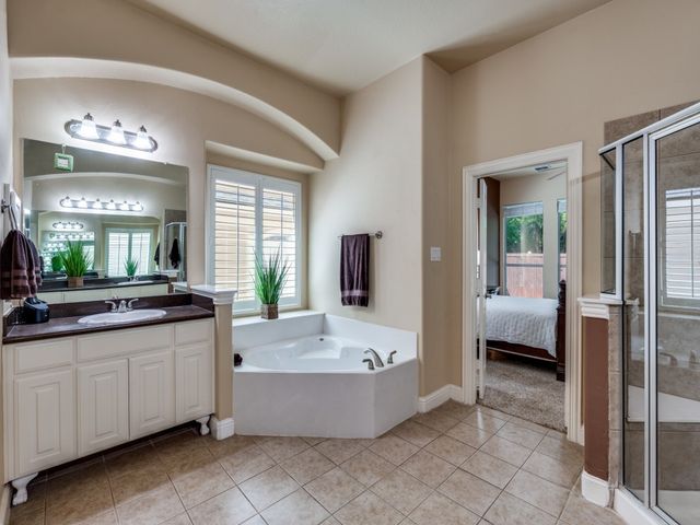 8561 Navisota Drive, Lantana, TX 76226