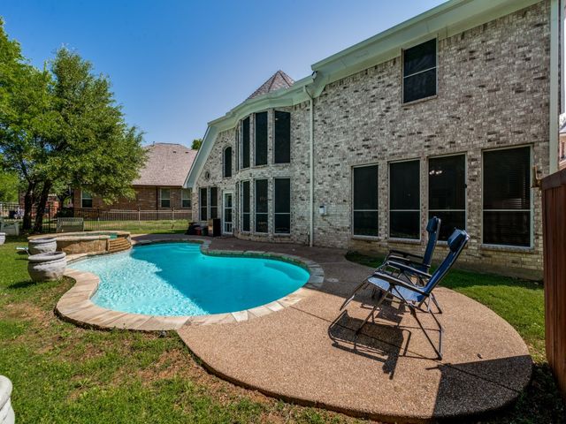 8561 Navisota Drive, Lantana, TX 76226