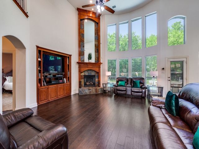 8561 Navisota Drive, Lantana, TX 76226