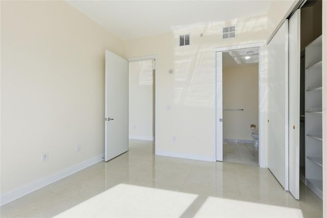 150 E ROBINSON STREET 2002, Orlando, FL 32801