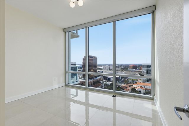 150 E ROBINSON STREET 2002, Orlando, FL 32801