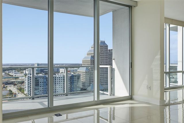 150 E ROBINSON STREET 2002, Orlando, FL 32801