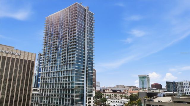 150 E ROBINSON STREET 2002, Orlando, FL 32801