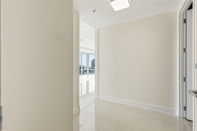 150 E ROBINSON STREET 2002, Orlando, FL 32801