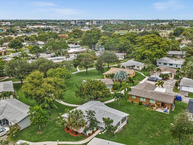 3629 SW Natura Avenue, Deerfield Beach, FL 33441