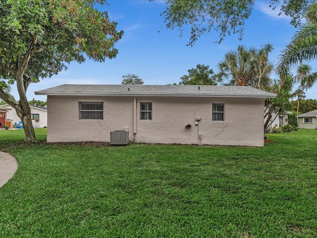 3629 SW Natura Avenue, Deerfield Beach, FL 33441