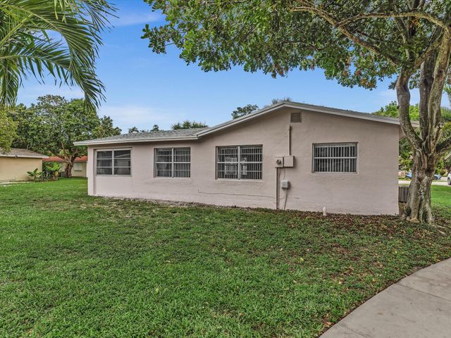 3629 SW Natura Avenue, Deerfield Beach, FL 33441