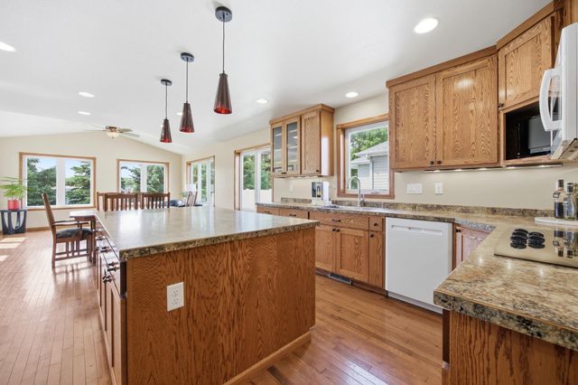 965 18th Avenue Circle N, Moorhead, MN 56560