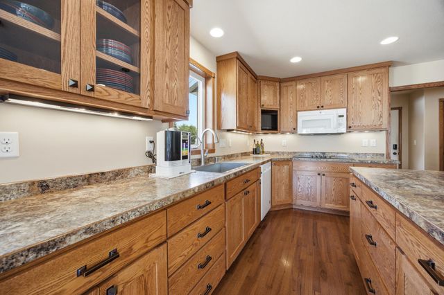 965 18th Avenue Circle N, Moorhead, MN 56560