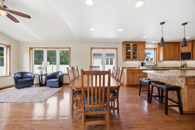 965 18th Avenue Circle N, Moorhead, MN 56560
