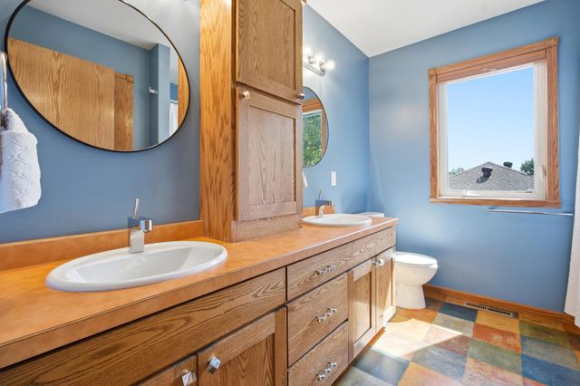 965 18th Avenue Circle N, Moorhead, MN 56560