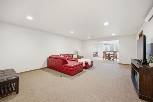 965 18th Avenue Circle N, Moorhead, MN 56560
