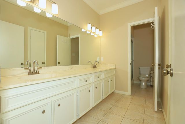 107 Manor Place, Lake Jackson, TX 77566
