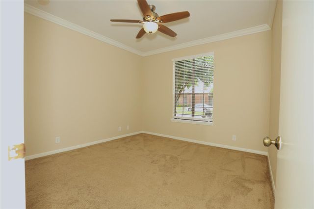 107 Manor Place, Lake Jackson, TX 77566