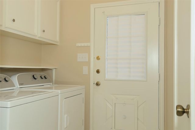 107 Manor Place, Lake Jackson, TX 77566