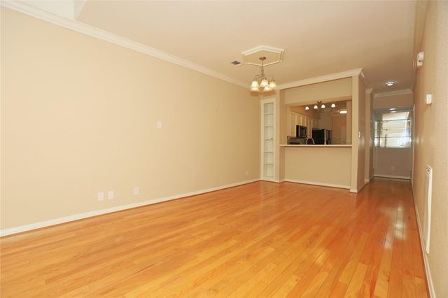 107 Manor Place, Lake Jackson, TX 77566