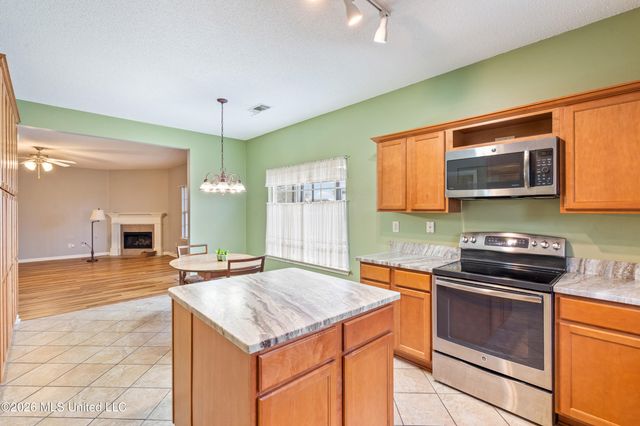 1808 Marcia Louise Drive, Southaven, MS 38672