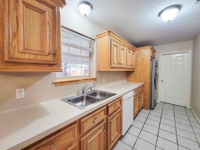 1000 Shell Avenue, Cleveland, TX 77327
