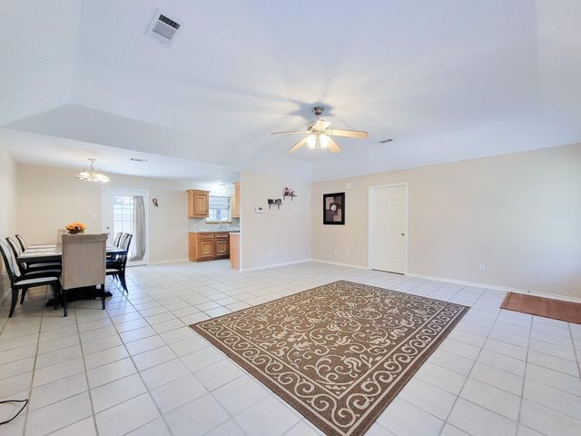 1000 Shell Avenue, Cleveland, TX 77327