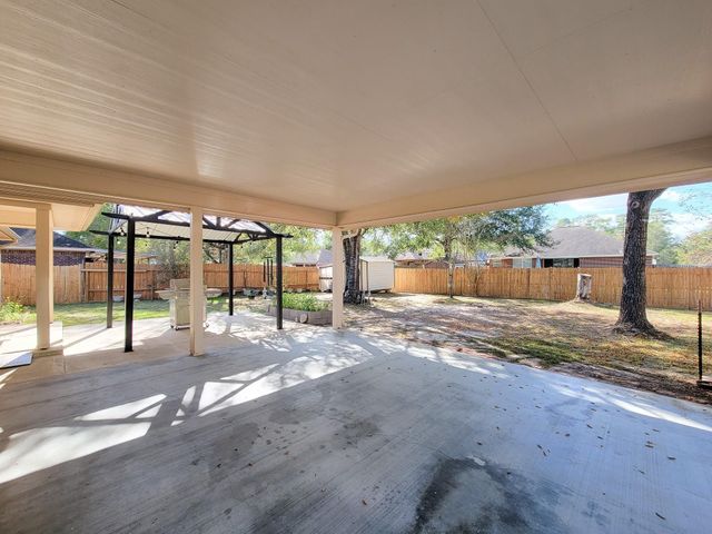 1000 Shell Avenue, Cleveland, TX 77327