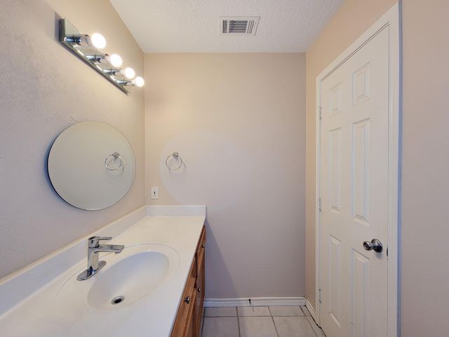 1000 Shell Avenue, Cleveland, TX 77327