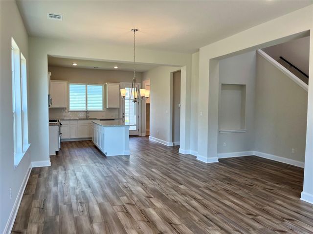 131 Delaware LN, Kyle, TX 78640
