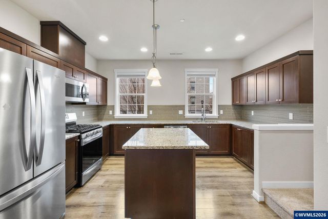 28668 SW Paris Av, Wilsonville, OR 97070