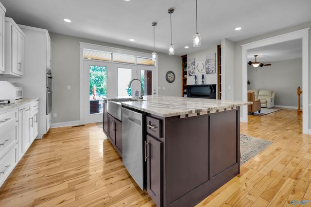 6400 Snake Road, Athens, AL 35611