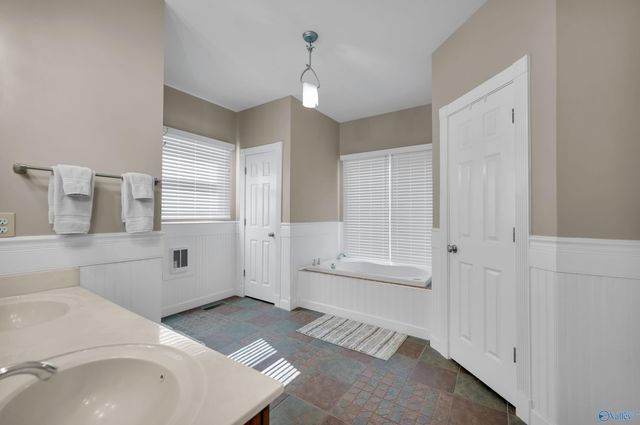 6400 Snake Road, Athens, AL 35611