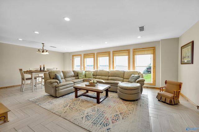 6400 Snake Road, Athens, AL 35611