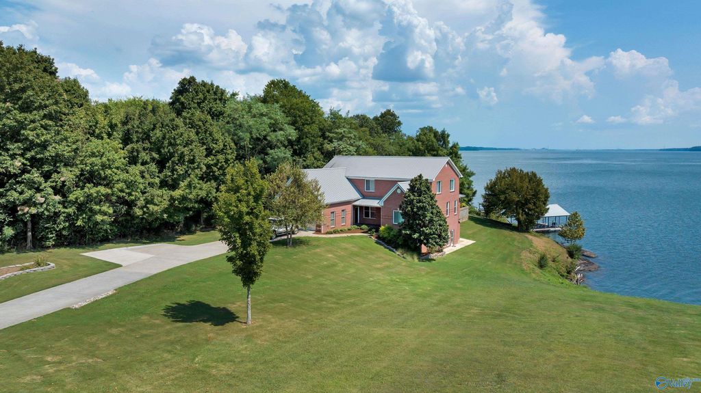 6400 Snake Road, Athens, AL 35611