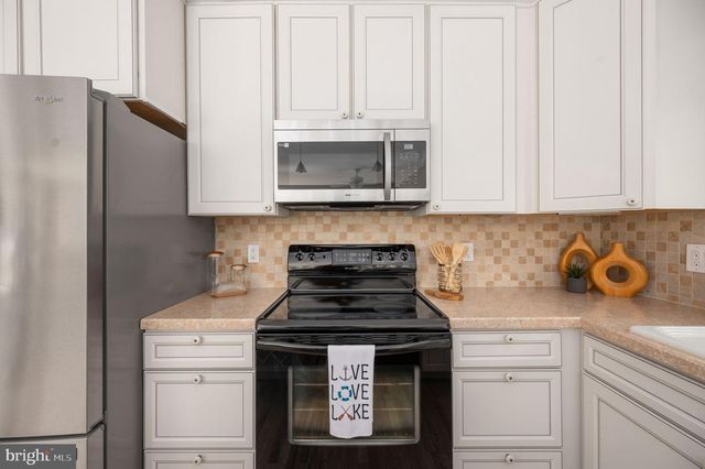 103 HILLSIDE DR, Locust Grove, VA 22508