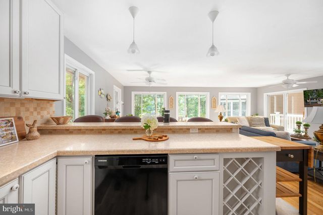 103 HILLSIDE DR, Locust Grove, VA 22508