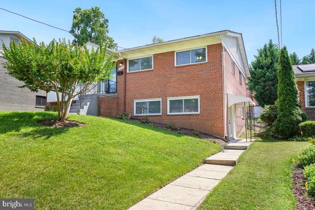 1446 ROXANNA RD NW, Washington, DC 20012