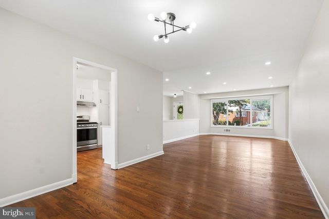 1446 ROXANNA RD NW, Washington, DC 20012