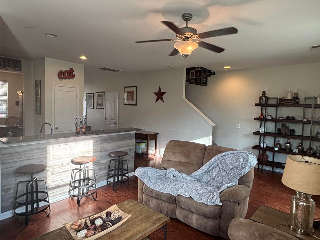 Image 6 of property listing at 9090 Parlor Drive, Ladson, SC 29456