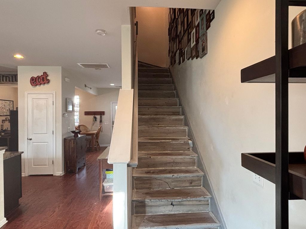 Image 7 of property listing at 9090 Parlor Drive, Ladson, SC 29456