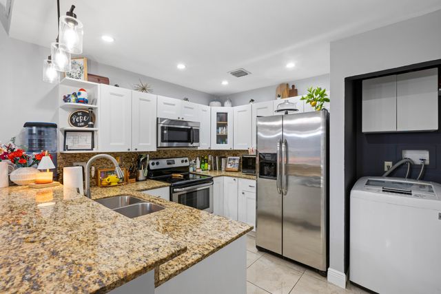 7176 Sportsmans Drive, North Lauderdale, FL 33068