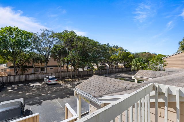 7176 Sportsmans Drive, North Lauderdale, FL 33068