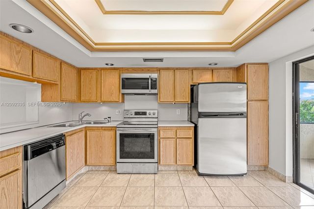 3225 NE 13th Street 201, Pompano Beach, FL 33062