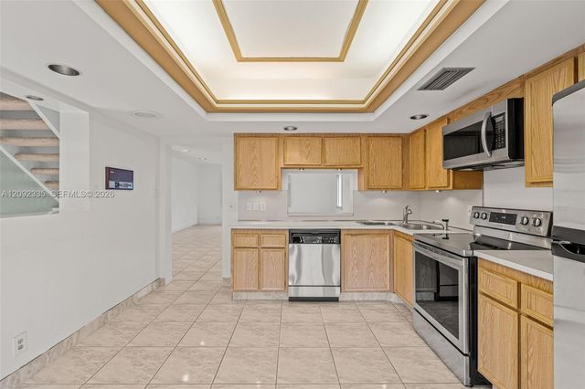 3225 NE 13th Street 201, Pompano Beach, FL 33062