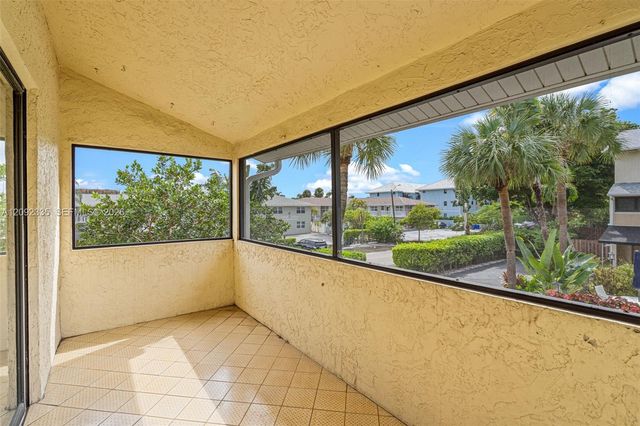 3225 NE 13th Street 201, Pompano Beach, FL 33062