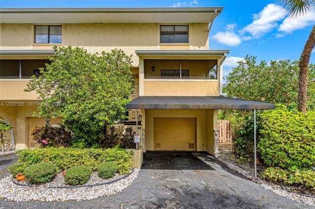 3225 NE 13th Street 201, Pompano Beach, FL 33062