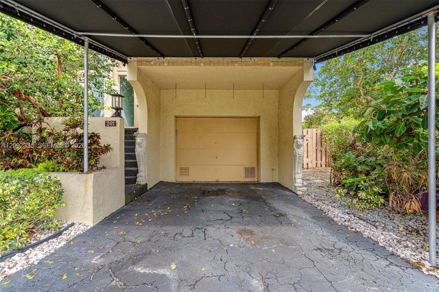 3225 NE 13th Street 201, Pompano Beach, FL 33062